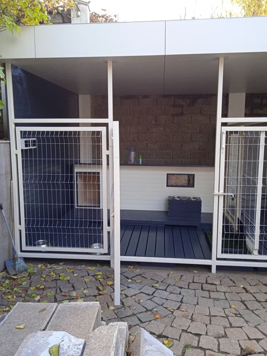 Утеплённые будки и вольеры