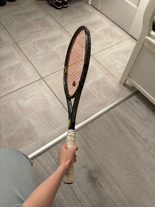 Vand 1 rachete tenis camp wilson