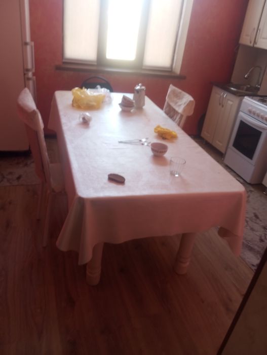 Стол стулья продам хорошим состояние.