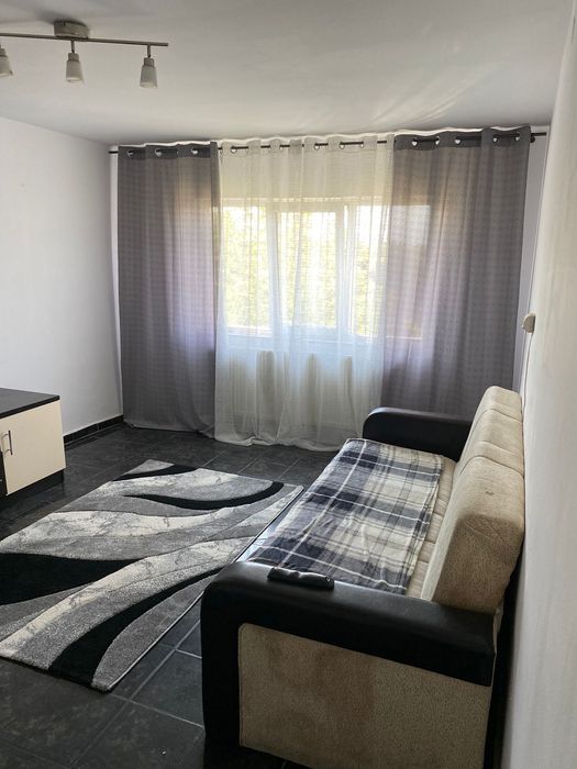 Pret negociabil! !!Apartament 2 camere decomandat