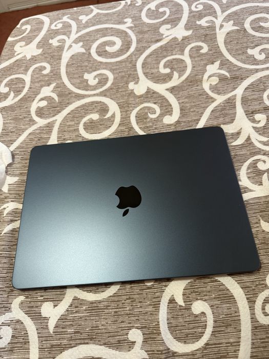 Macbook 13 m4 2025 256