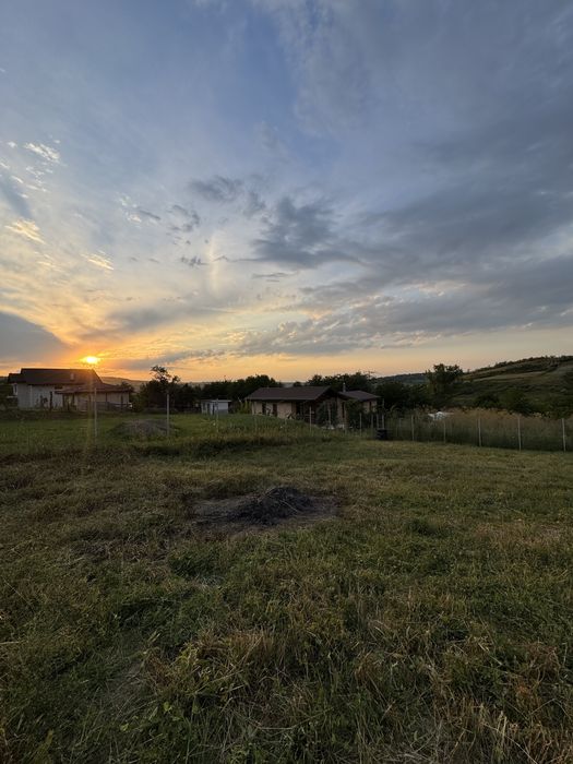 Teren + proiect Aroneanu