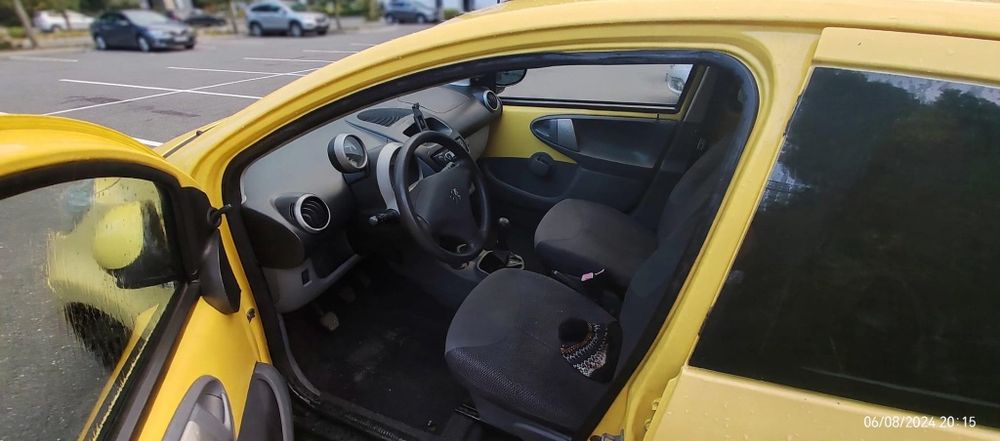 Vând Peugeot 107