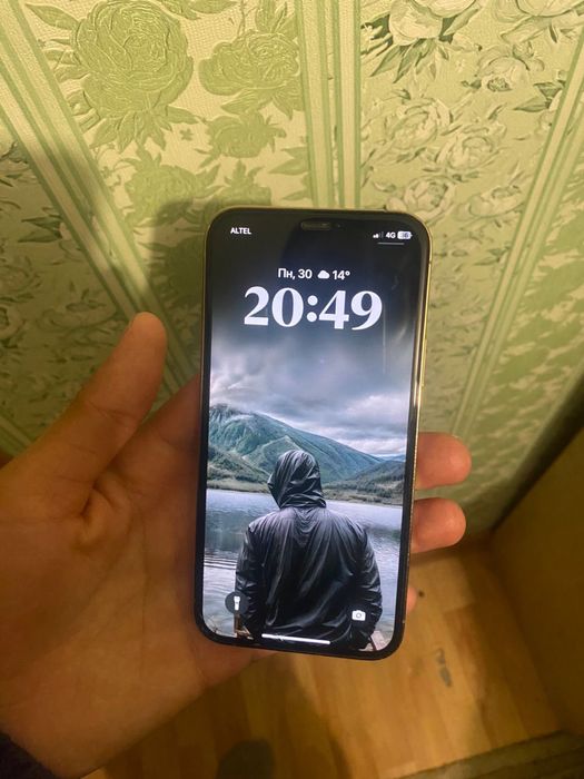 Iphone 12pro в хорошем состоянии