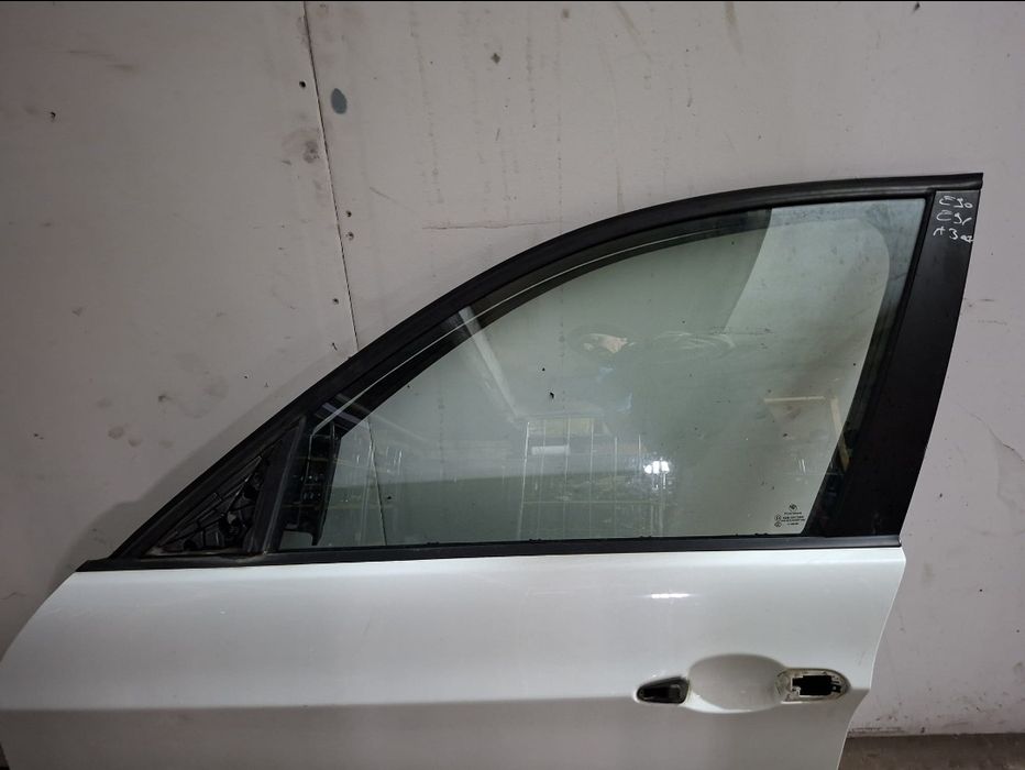 Usa stanga fata BMW e90