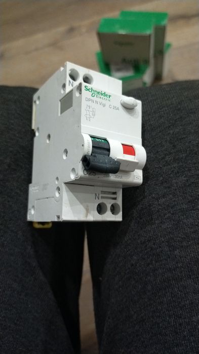 Acti 9 Шнайдер оригинал