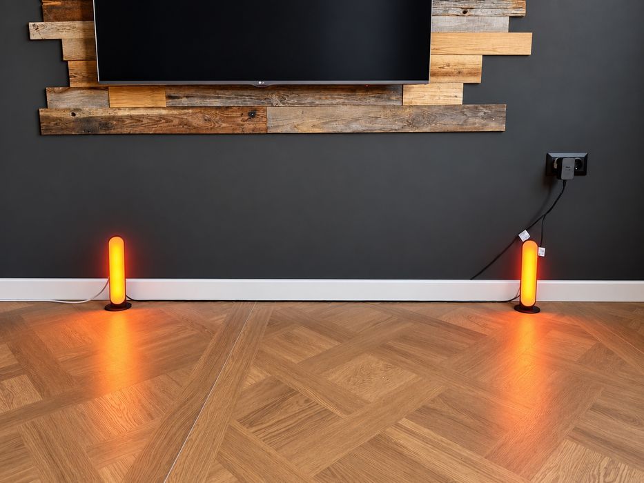 Philips Hue Play Dual Pack – 2 бр. RGB Smart лампи – ЧИСТО НОВИ