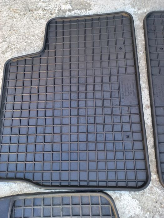 Set covorașe auto originale cauciuc Opel Astra H - roată rezerva cu kit
