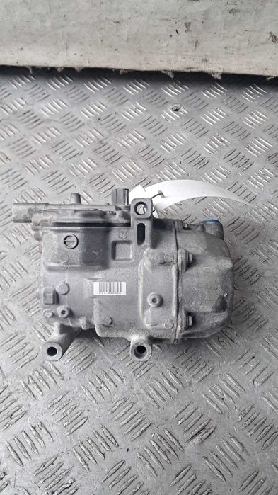 compresor AC Toyota Auris 1.8 HYBRID 2ZR-FXE an 2015 cod 042200-1330