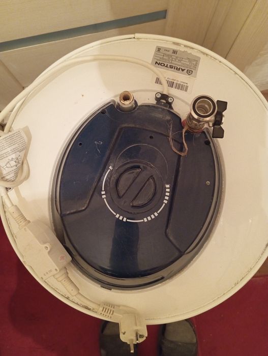 Подогреватель воды аристон