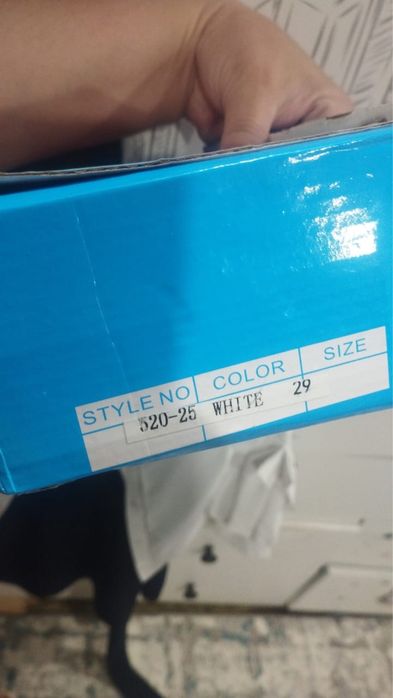 Продам детские туфли