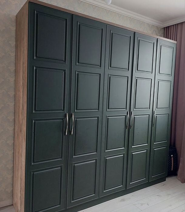 Продам большой шкаф