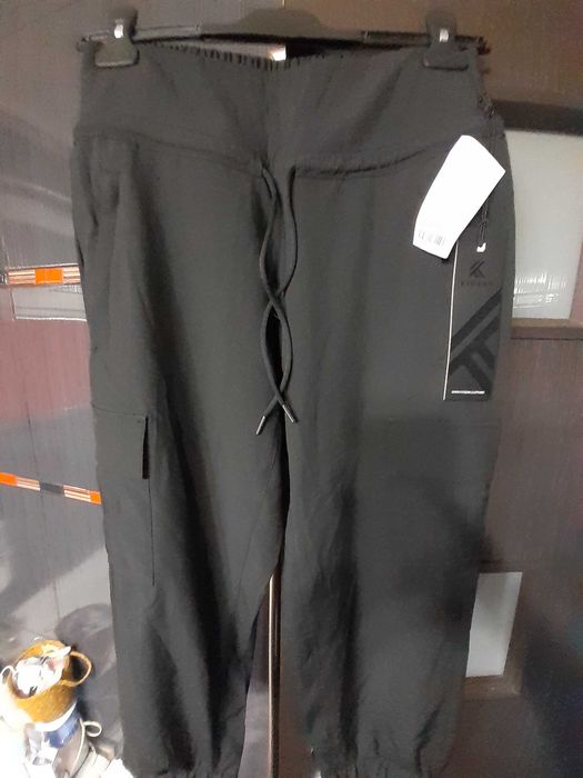Pantaloni 3/4 noi marime XS