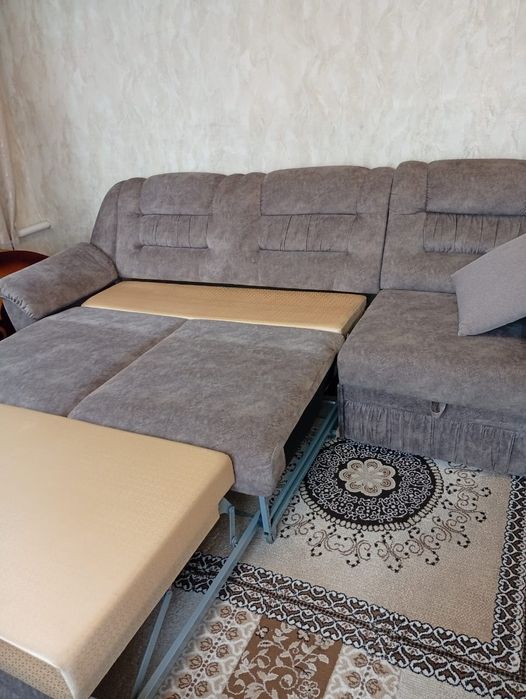 Продается диван.