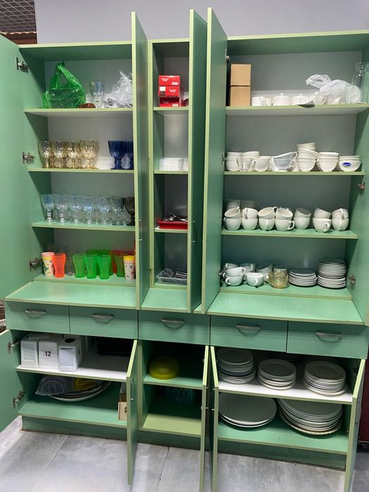 Продам  шкаф буфет