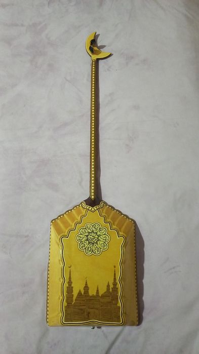 Домбыра сатылады.