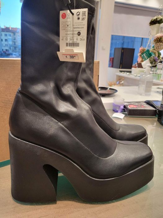 Дамски боти BERSHKA