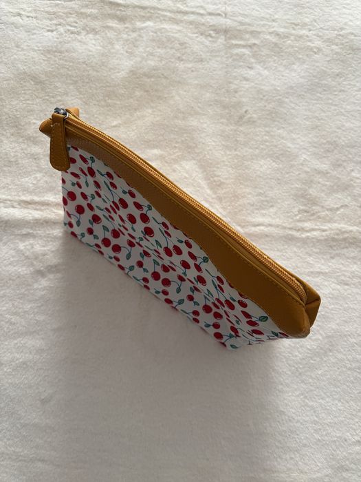 Несисер за гримове, размер 30х20х10