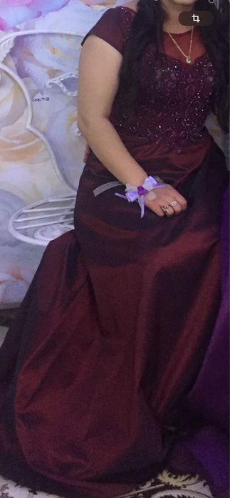 Продам вечерный платье одевала один раз