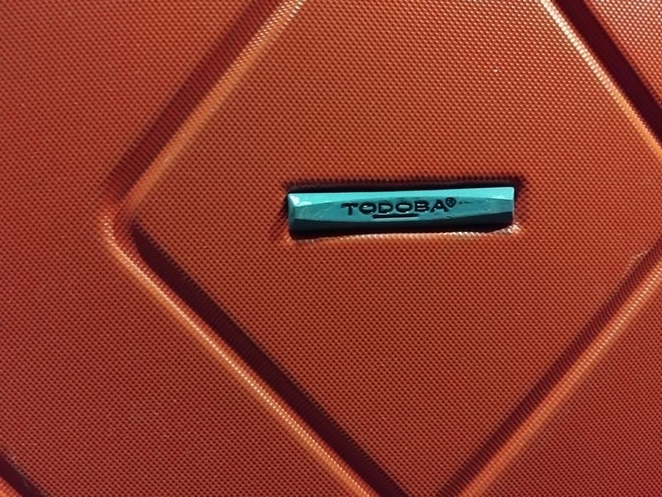 Куфари и сакове от 30 до 40 лв различни модели