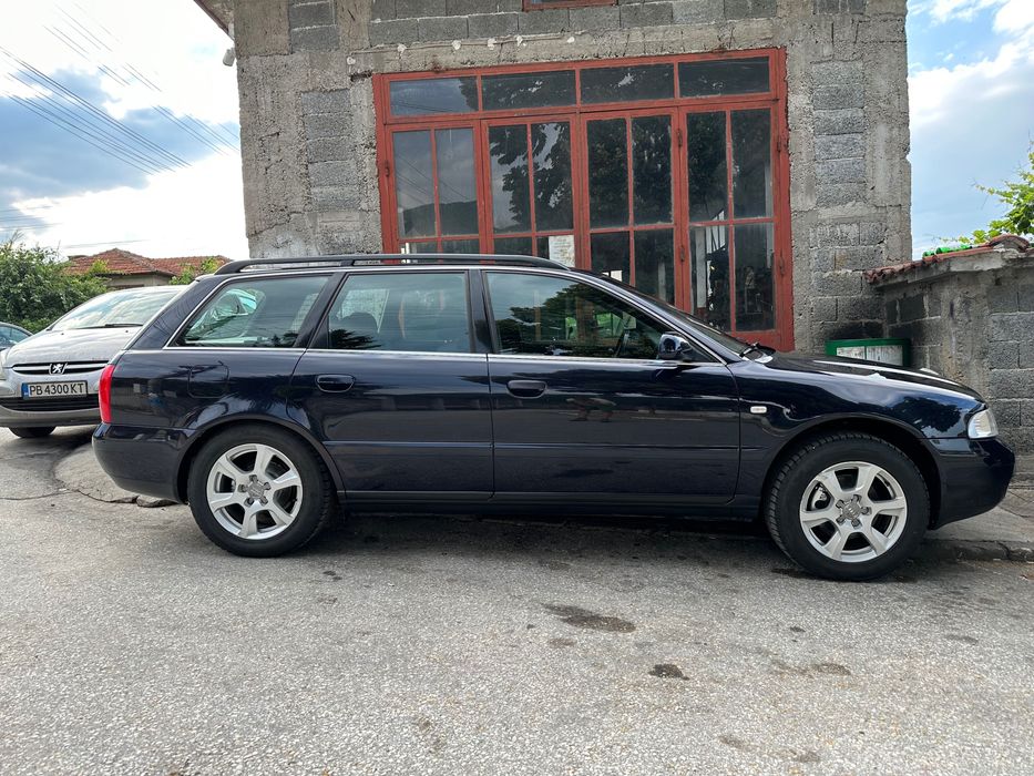 Продавам Ауди а4