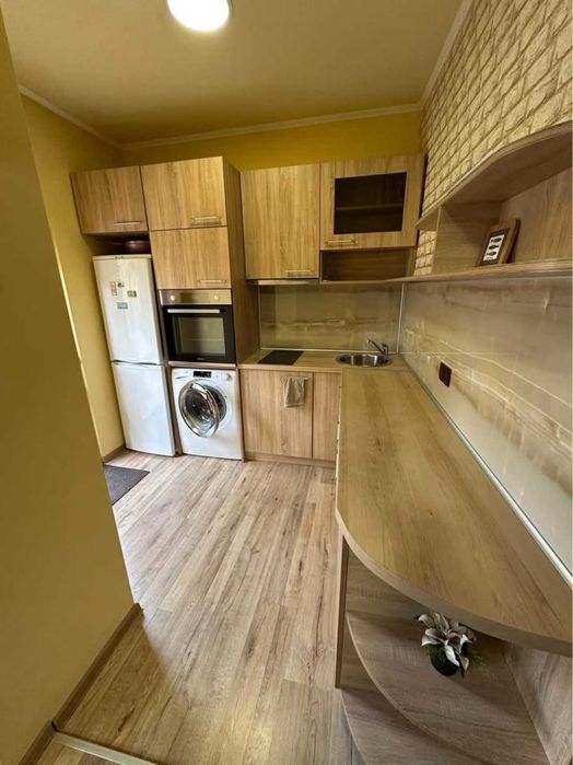 Продава се Двустаен апартамент в Пловдив, Център - 53 кв.м за 2048 €/кв.м - Снимка #2