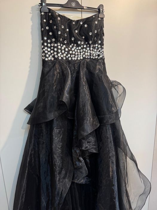 Rochie de seară elegantă, neagră, cu aplicații strălucitoare