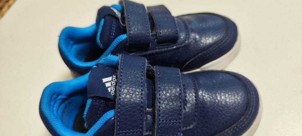 Детски маратонки Adidas 25