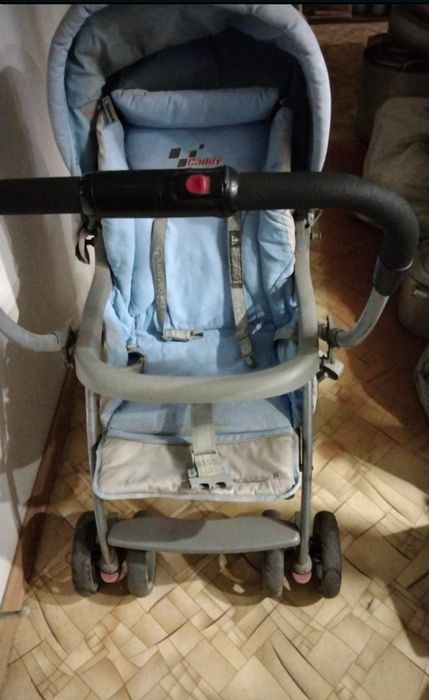 Отдам коляску б/у за шикаладку