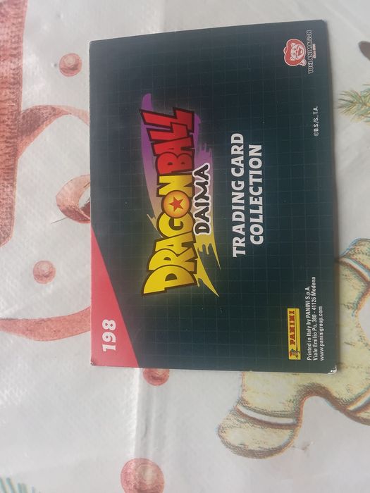 Dragon  Ball daima trading collection toate sunt in stare  perfecta/buna dar dr.arinsu are zgarieturi pe spate si pe fata pretul este negociabil.