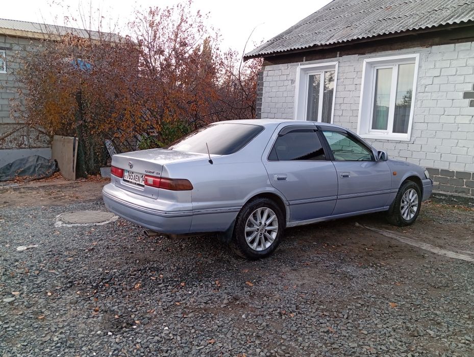 Продам тайота камри