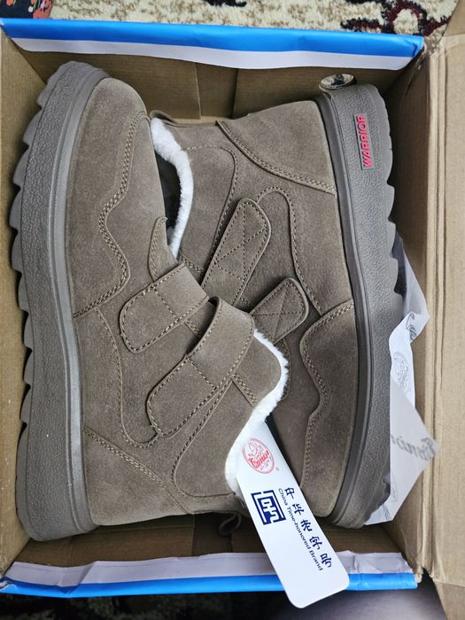 Продам ботинки женские warrior