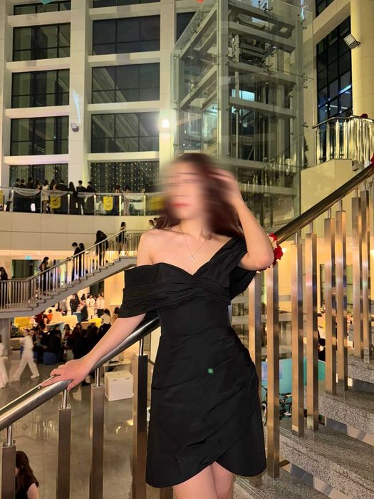 Чёрное вечернее платье