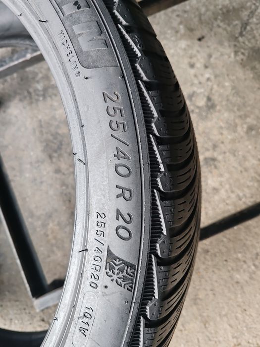 2 anvelope 255 40 20