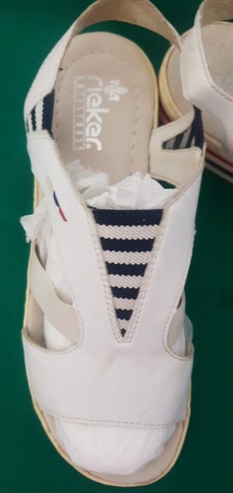 Женские сандалии на платформе RIEKER