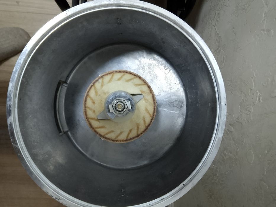 Продам жерновую мельницу на камнях