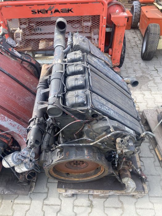 Motor Deutz F8L413 cu 8 cilindrii