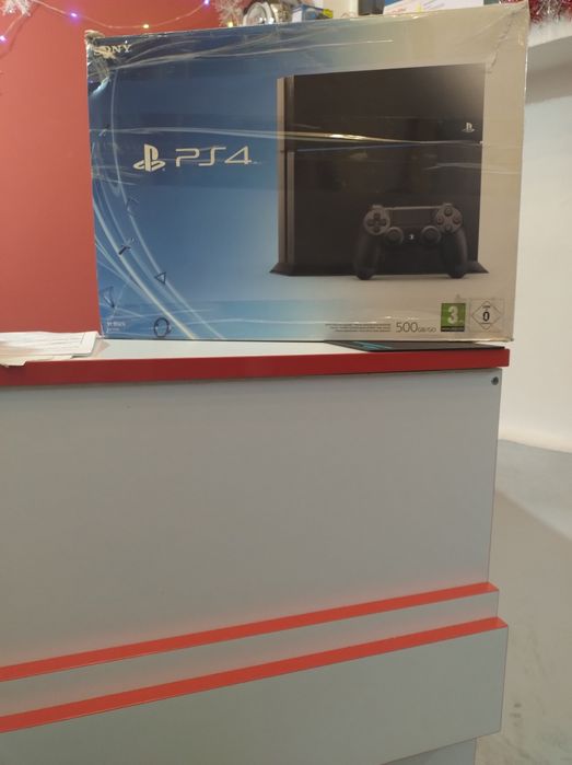 Playstation 4 (500GB)