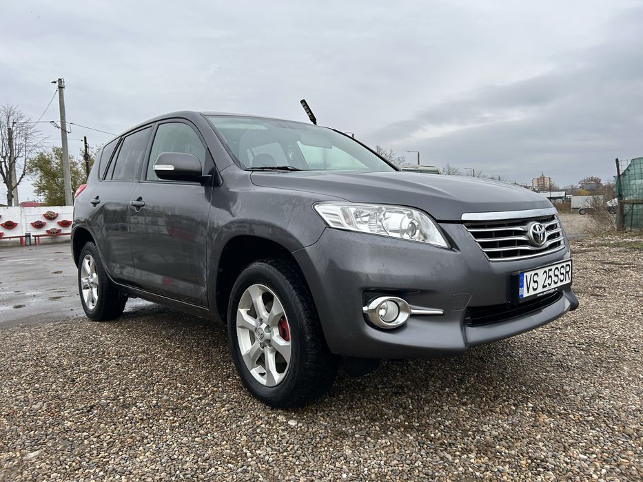 Vind Toyota Rav 4 Navi Clima   4 x 4 Scaune piele si incalzite