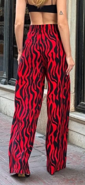 Pantaloni noi vascoza