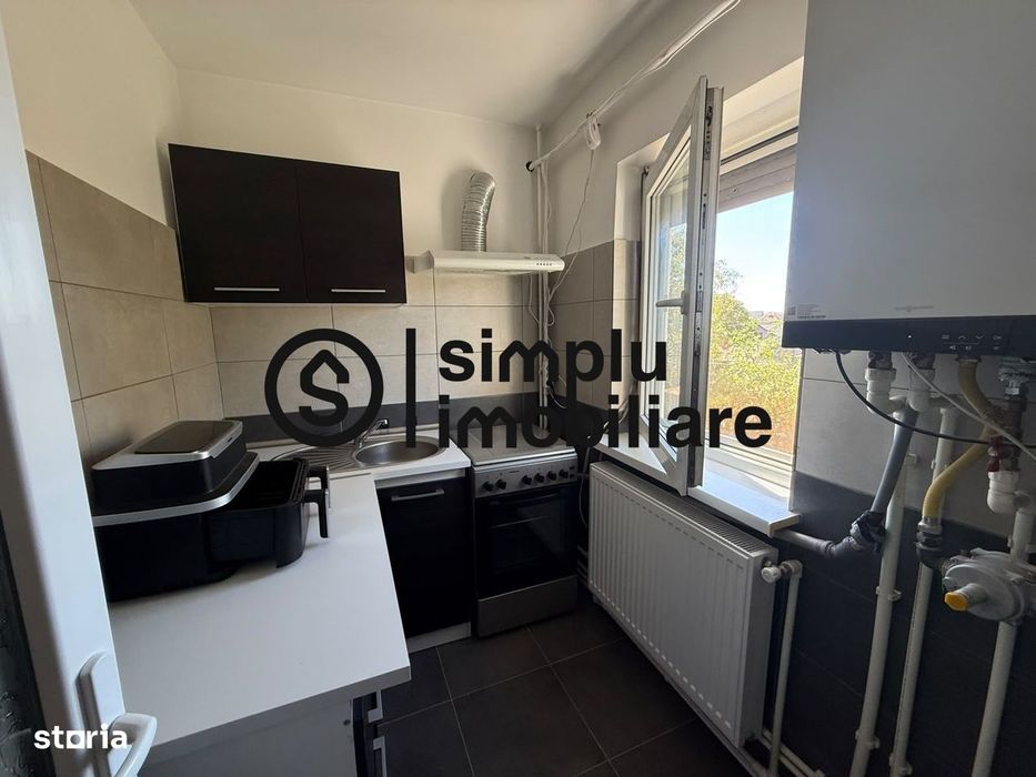 Garsoniera, etaj 1/4, centrala, Ciuperca - 75 000 Euro