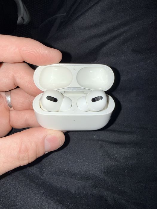 Apple AirPods pro продам оригинал