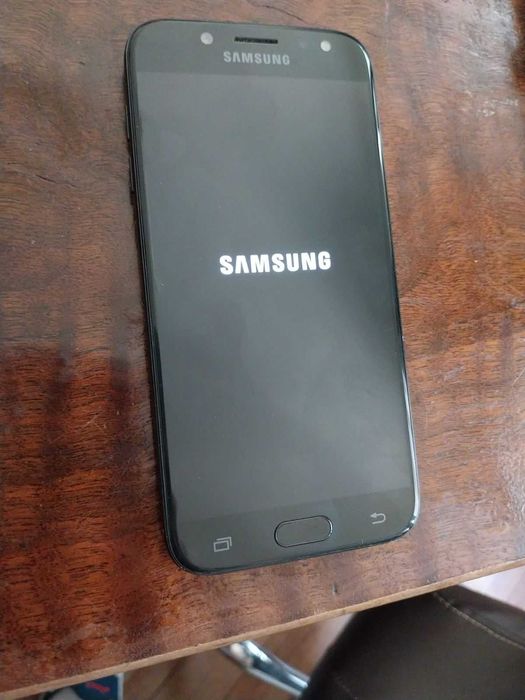 Телефон Samsung Galaxi J5 Android.