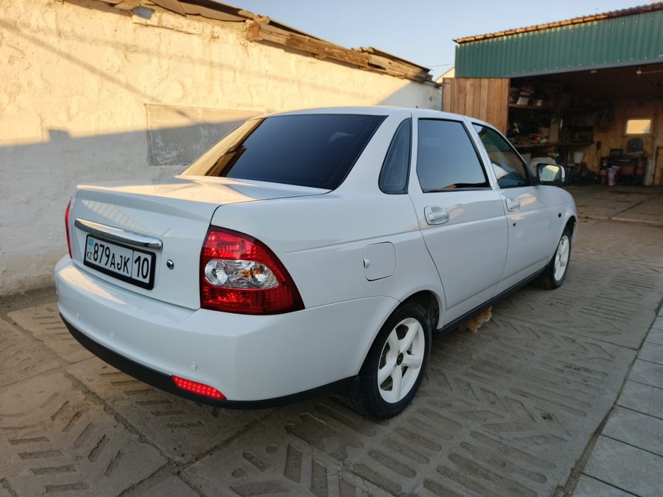 Продам Приору 2013 в достойнейшим состоянии.