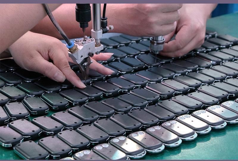 Пульты универсальные  для шлагбаумов  ворот паркингов.