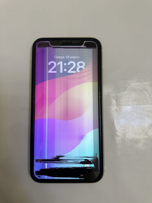 Айфон 11 белый Ios