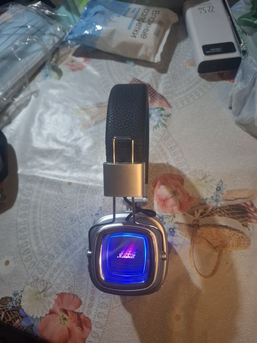 Продам наушник Marshall