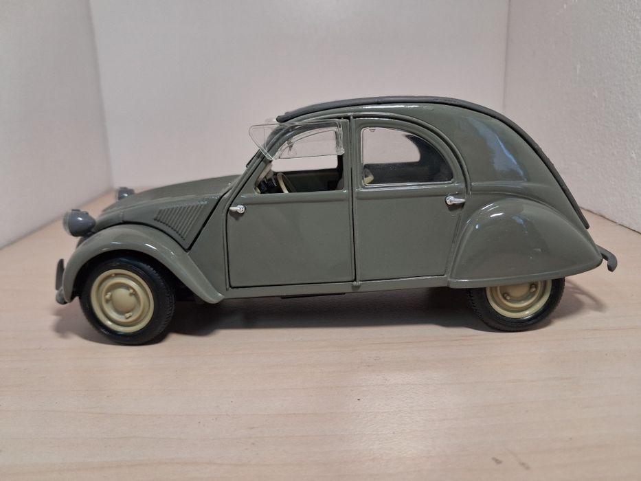 Citroen 2CV maisto 1:18