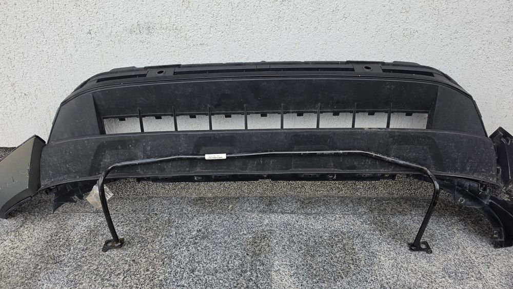 Scut spoiler bara fata armatura absorbant grila bara fata senzor VW Touareg 3 III 760 cr7 7cr 2018+