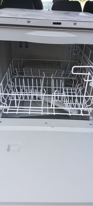 Съдомиална за части